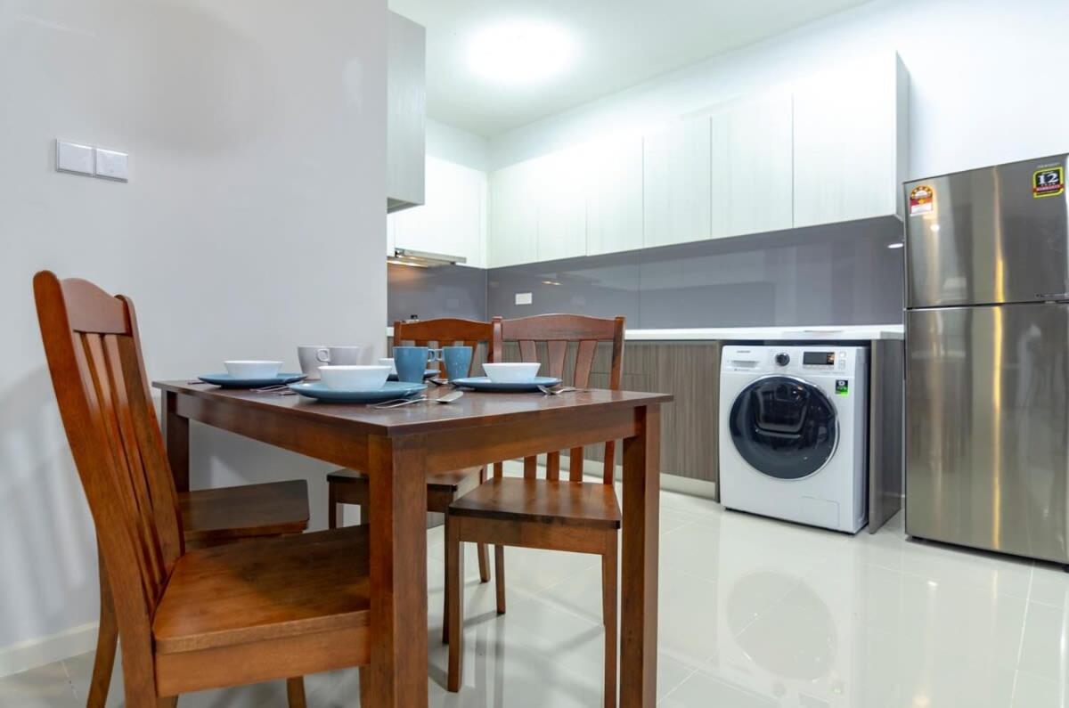Cozy & High Floor Suite In Suasana Jb 15, Views Johor Bahru Exterior photo