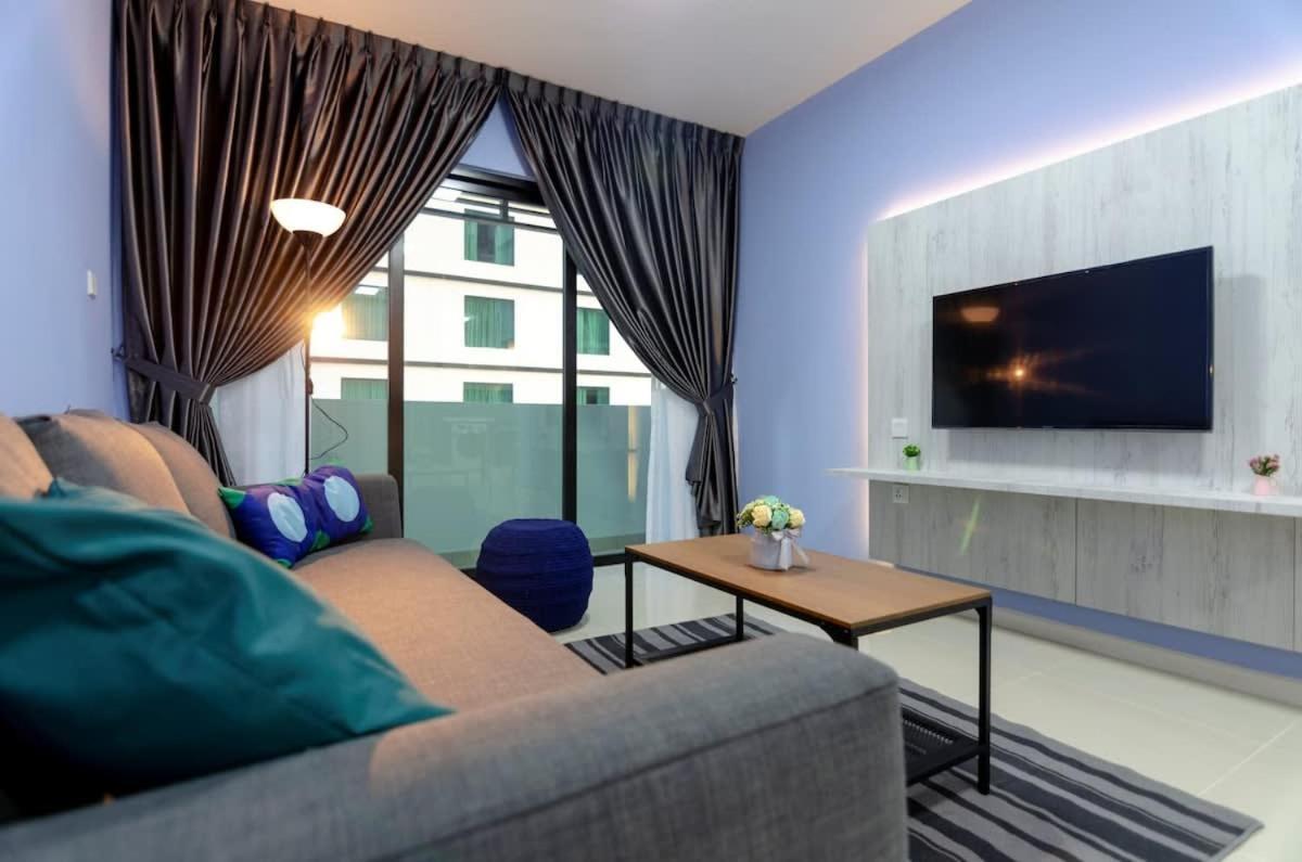 Cozy & High Floor Suite In Suasana Jb 15, Views Johor Bahru Exterior photo